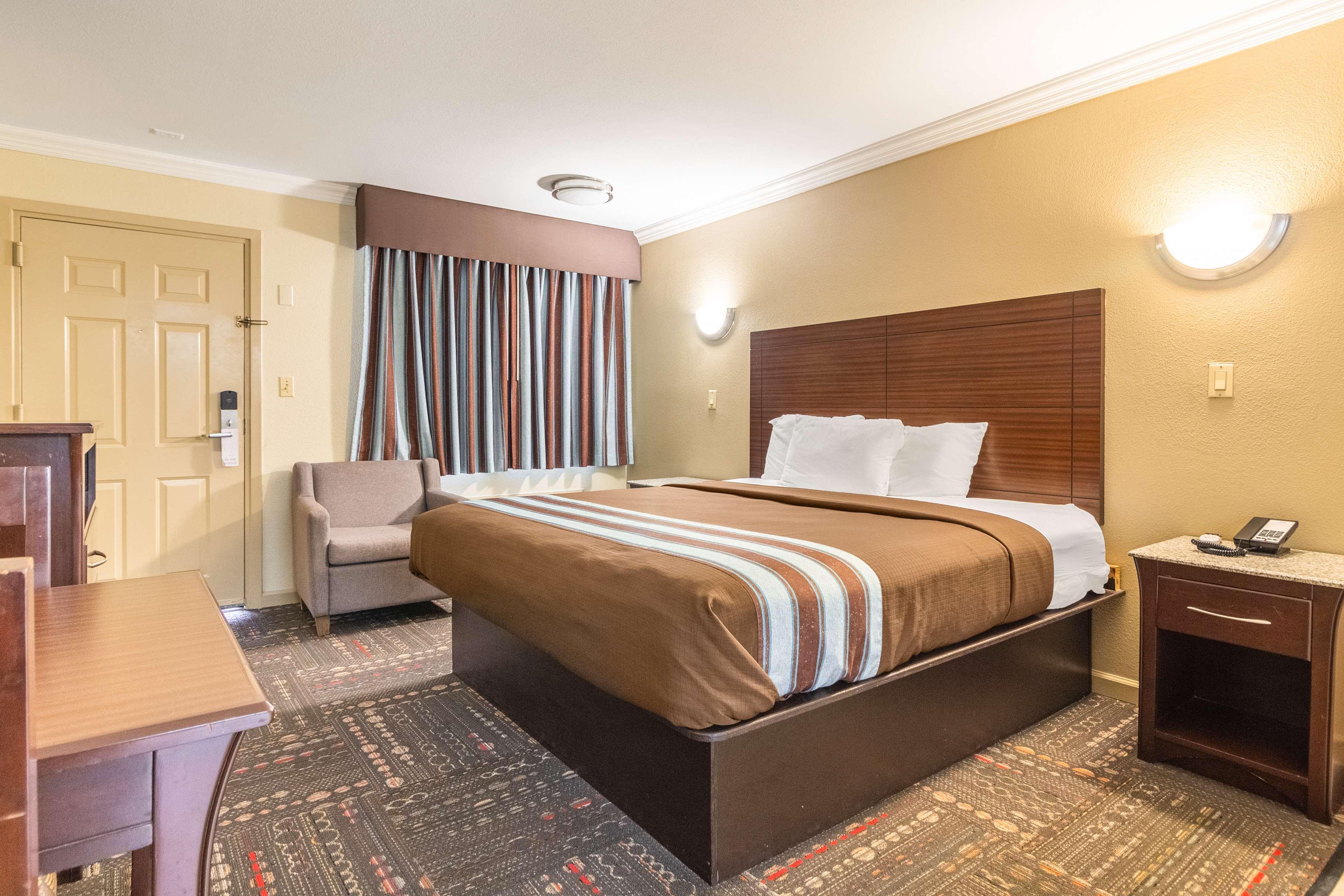 Hotel Dan Inn Uberaba & Convencoes By Nacional Inn ภายนอก รูปภาพ
