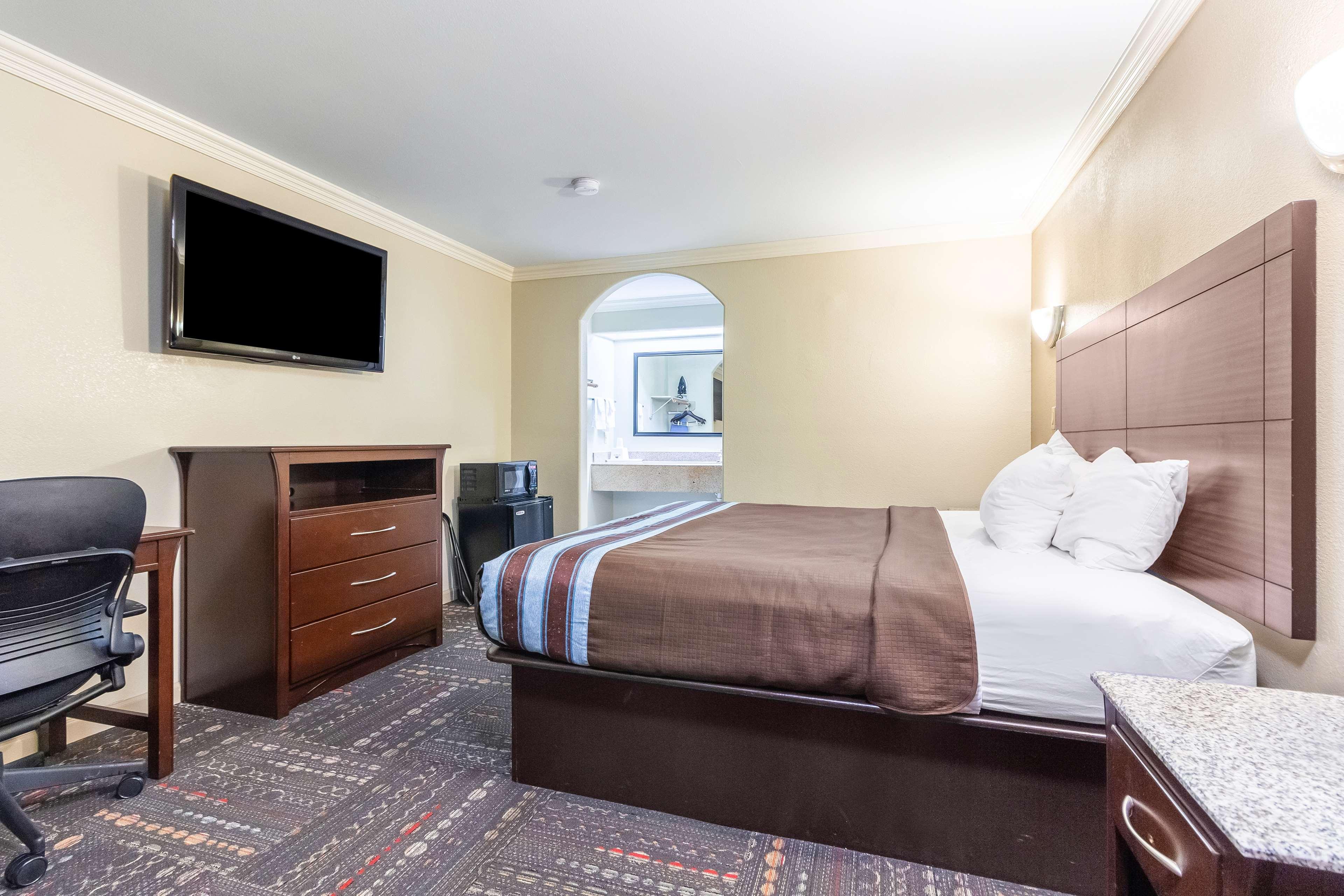 Hotel Dan Inn Uberaba & Convencoes By Nacional Inn ภายนอก รูปภาพ